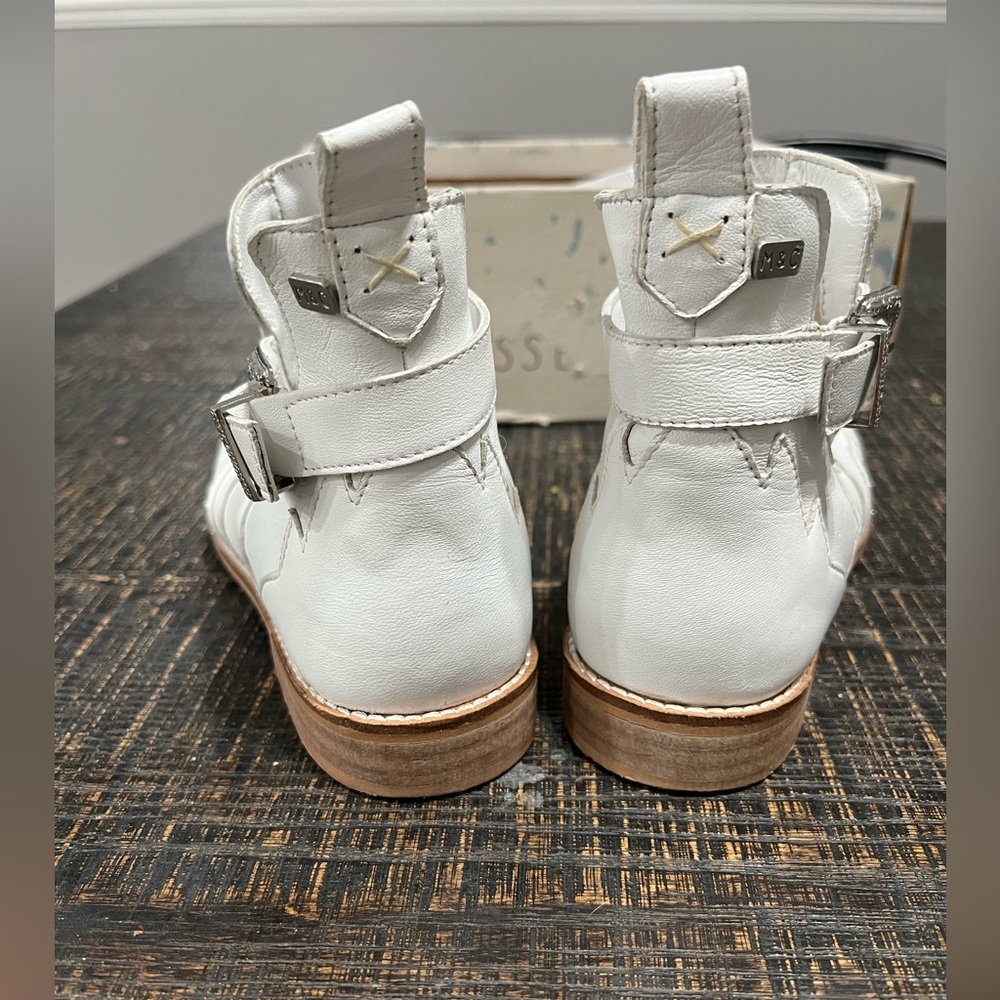 Musse & Cloud White Leather Cutout Western Ankle Booties with Silver Buckles - Picture 3 of 8